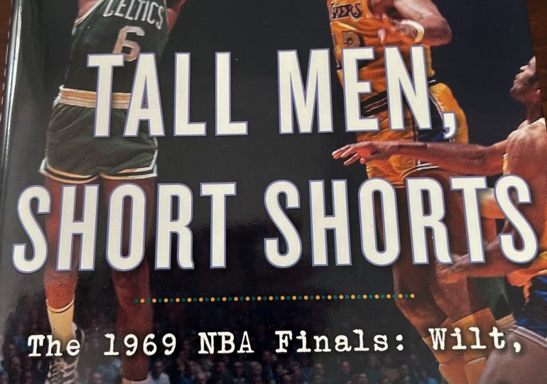 The 401 Podcast: Former Boston Globe/SI Writer Leigh Montville's latest is hoop lover's delight