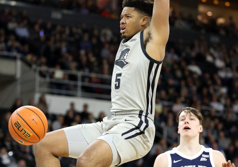 Friars shake off early blues and race by Butler